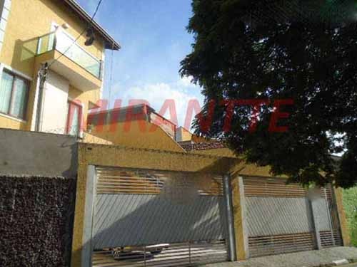 Sobrado de 136m² com 3 quartos em Vila Galvão