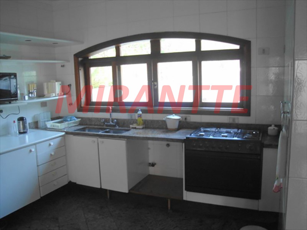 Sobrado de 1200m² com 5 quartos em Acapulco
