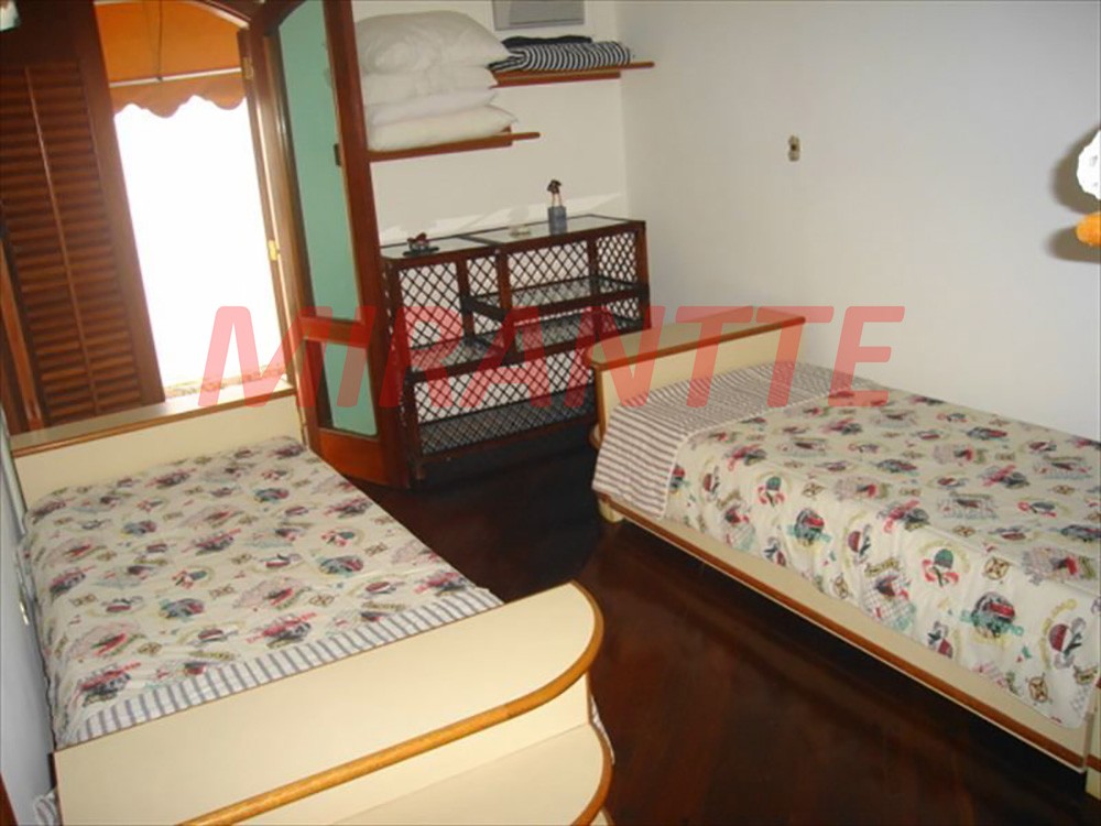 Sobrado de 1200m² com 5 quartos em Acapulco