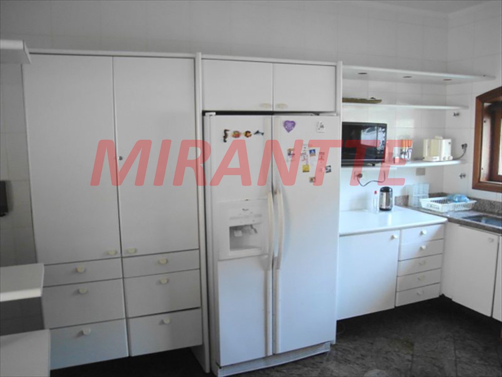 Sobrado de 1200m² com 5 quartos em Acapulco
