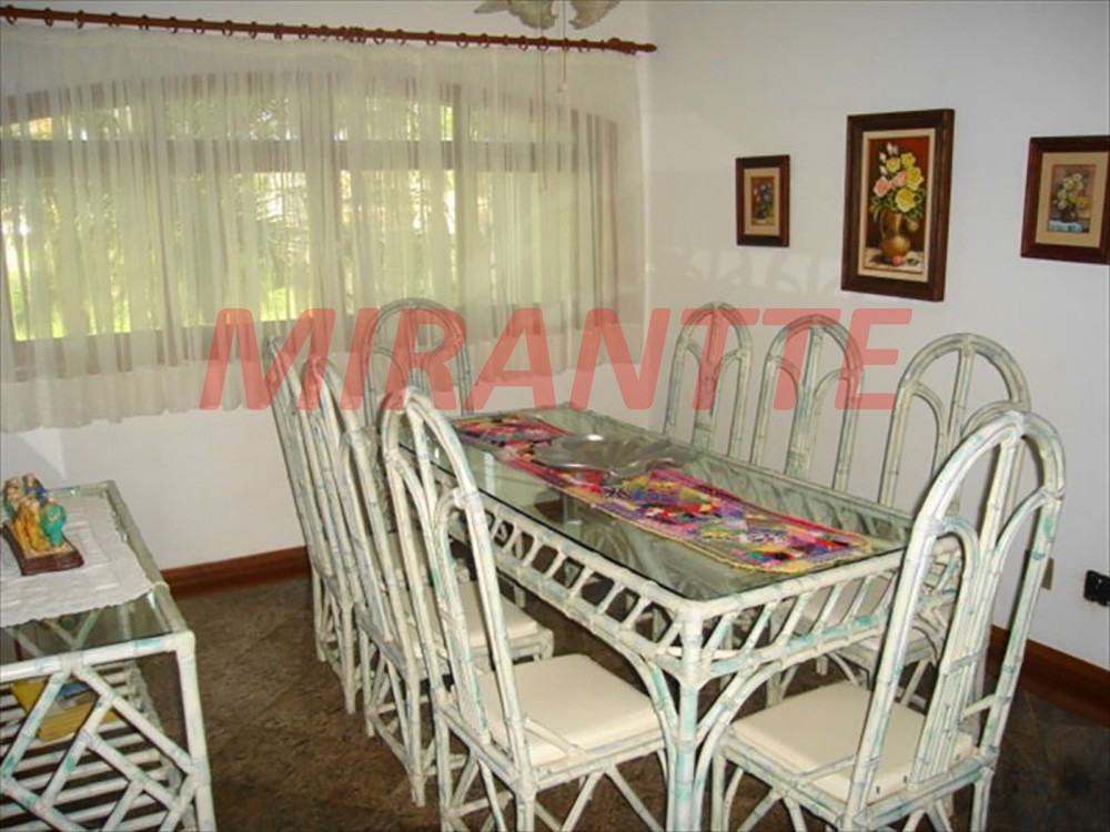 Sobrado de 1200m² com 5 quartos em Acapulco