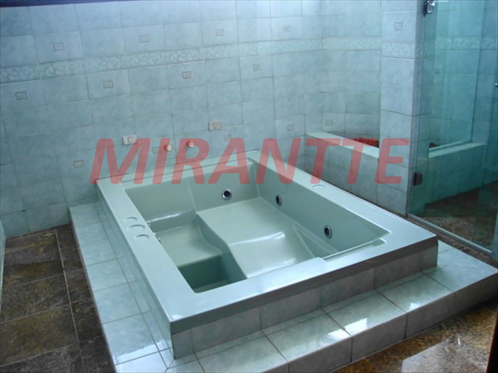 Sobrado de 1200m² com 5 quartos em Acapulco