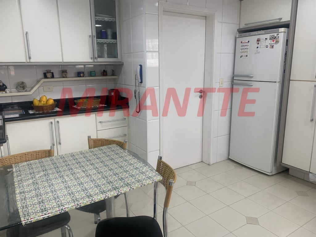 Apartamento de 150m² com 3 quartos em Água Fria