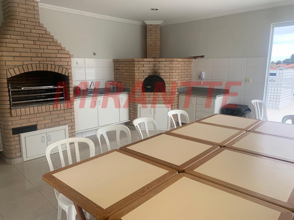 Apartamento de 150m² com 3 quartos em Água Fria