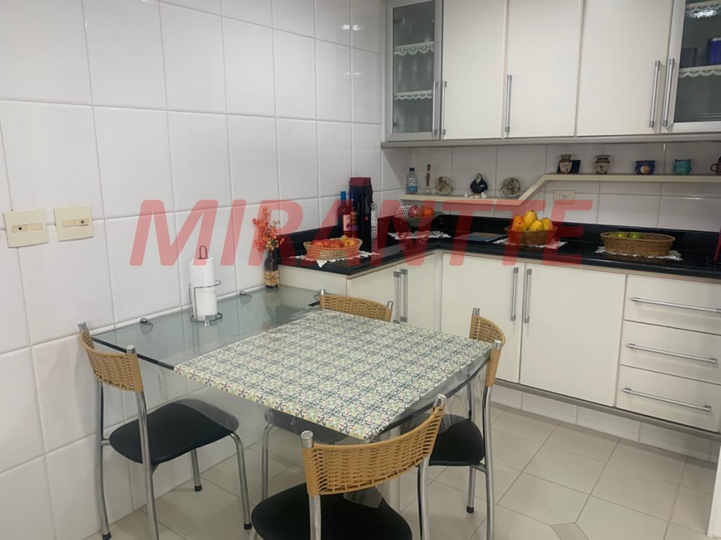 Apartamento de 150m² com 3 quartos em Água Fria