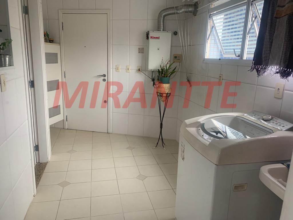 Apartamento de 150m² com 3 quartos em Água Fria