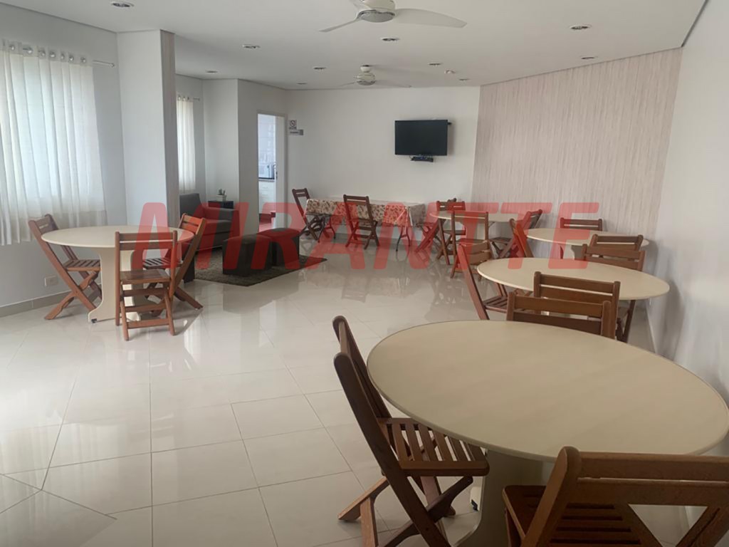 Apartamento de 150m² com 3 quartos em Água Fria