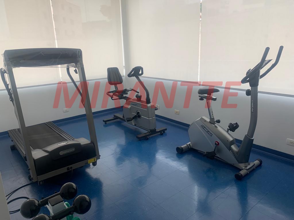 Apartamento de 150m² com 3 quartos em Água Fria