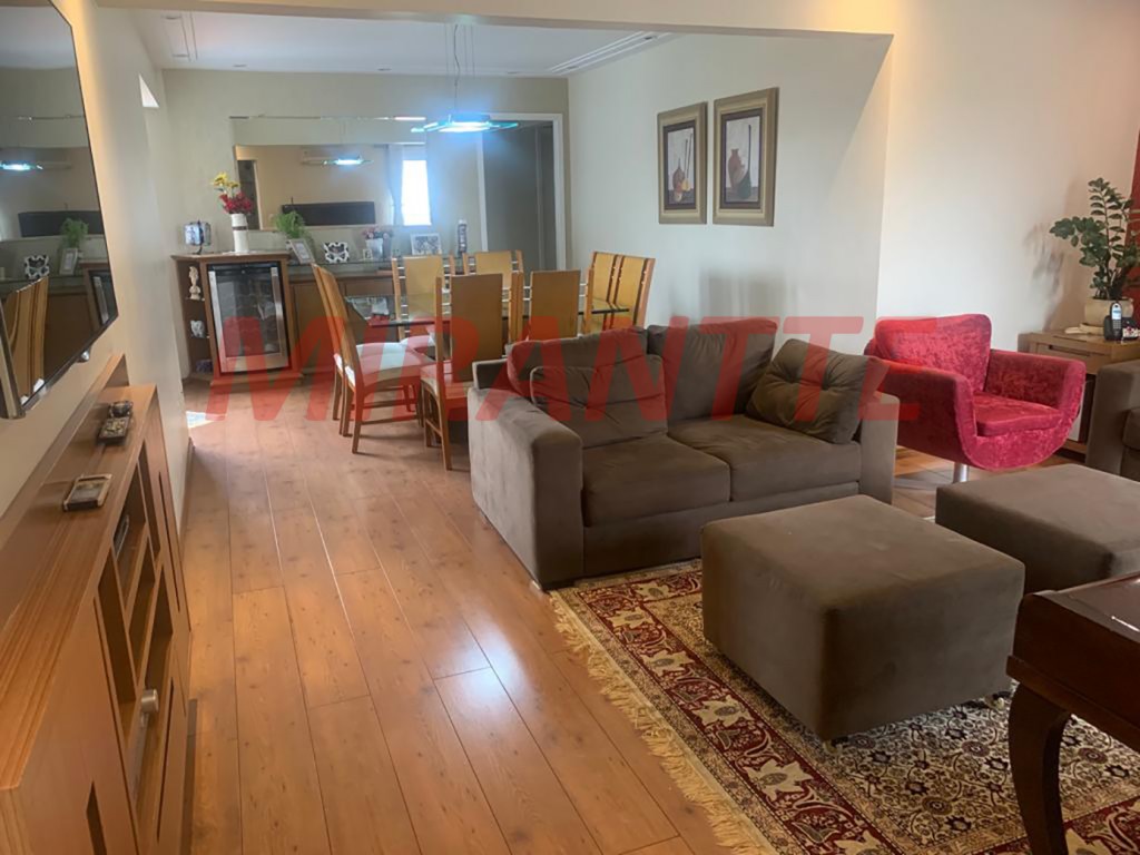 Apartamento de 150m² com 3 quartos em Água Fria
