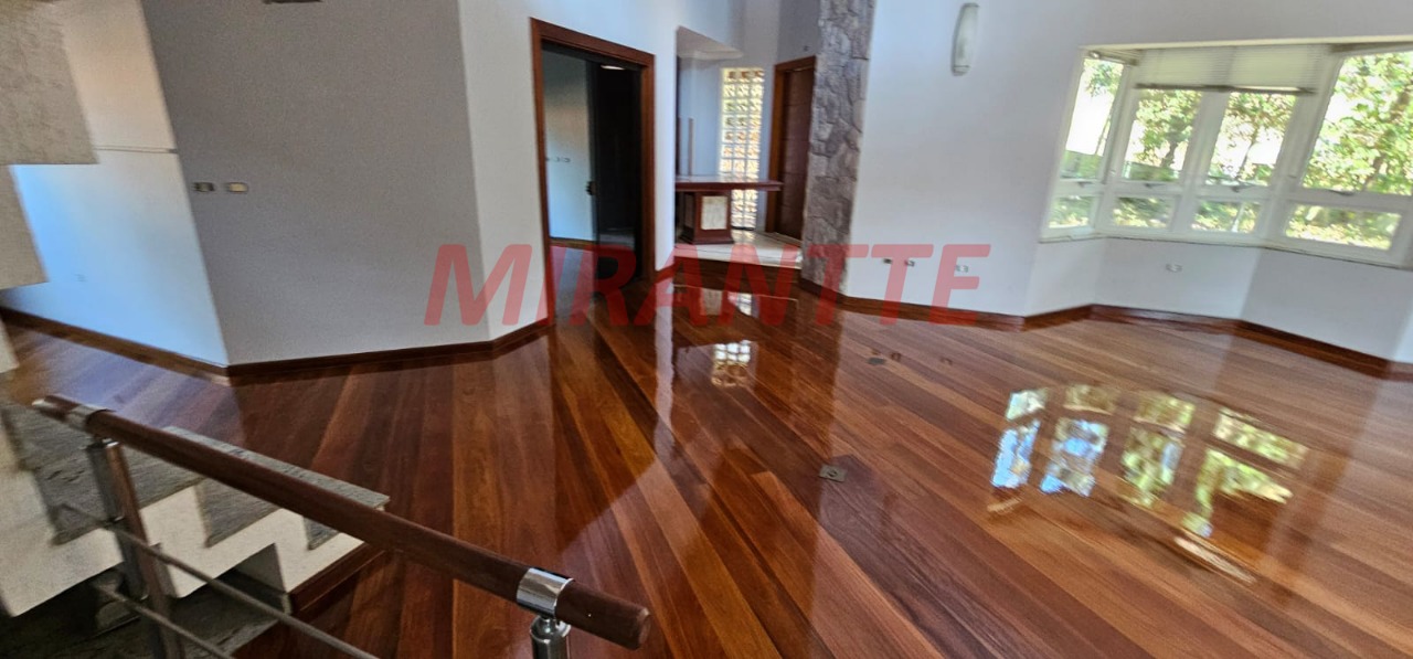Sobrado de 500m² com 5 quartos em Serra da Cantareira