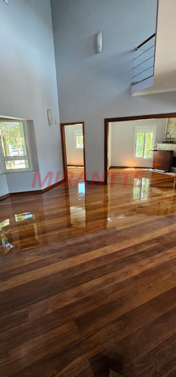 Sobrado de 500m² com 5 quartos em Serra da Cantareira