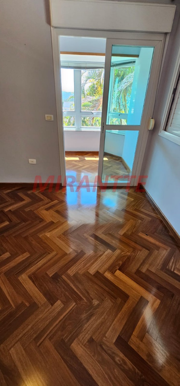 Sobrado de 500m² com 5 quartos em Serra da Cantareira