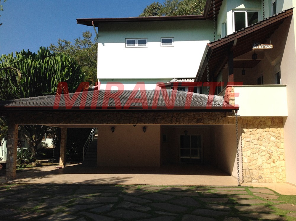 Sobrado de 500m² com 5 quartos em Serra da Cantareira