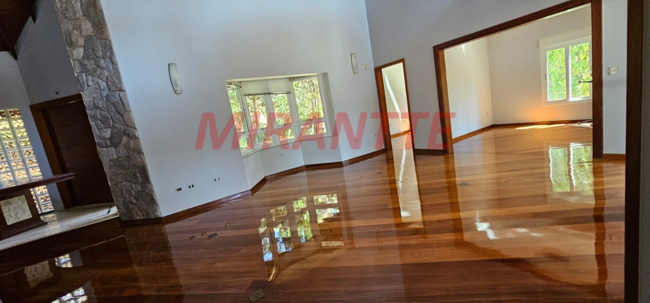 Sobrado de 500m² com 5 quartos em Serra da Cantareira