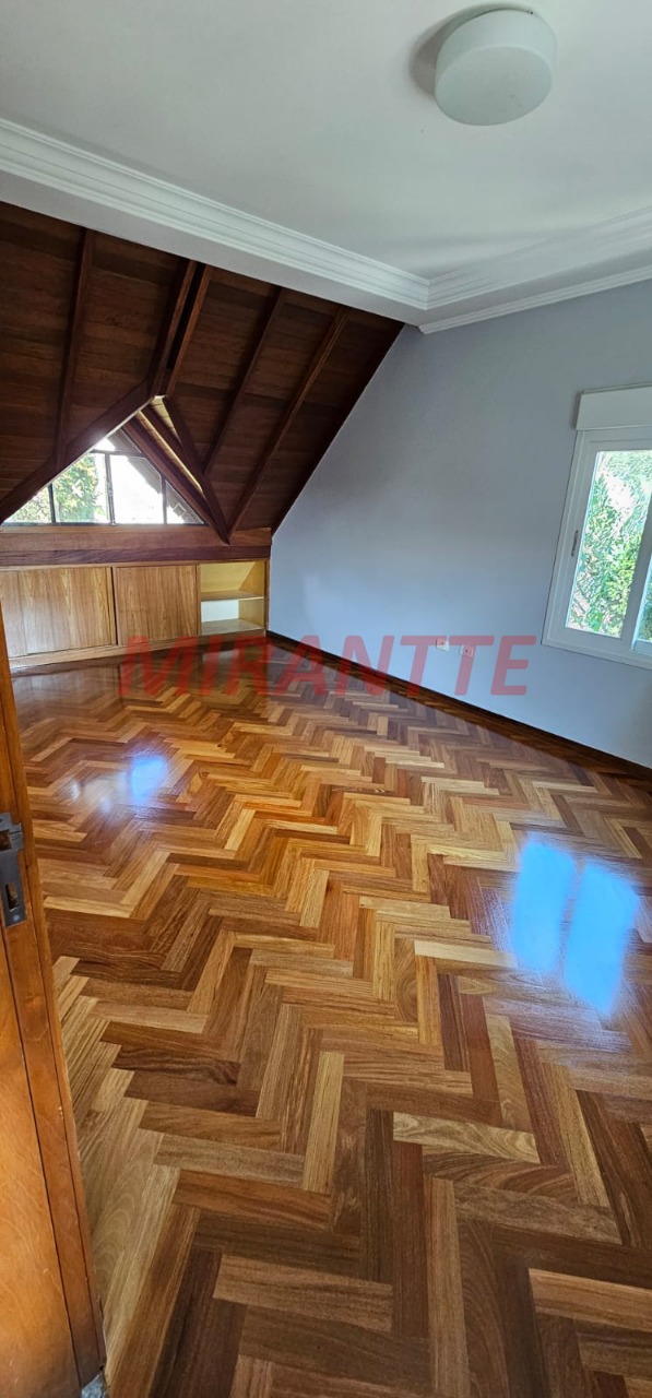 Sobrado de 500m² com 5 quartos em Serra da Cantareira