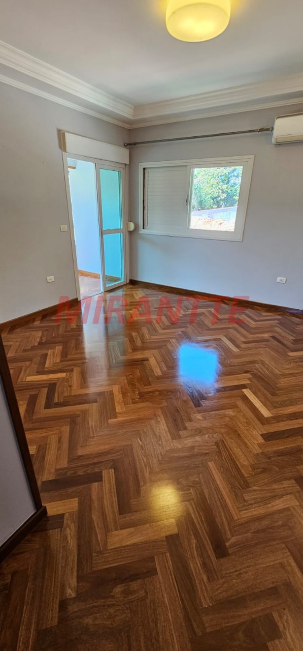 Sobrado de 500m² com 5 quartos em Serra da Cantareira