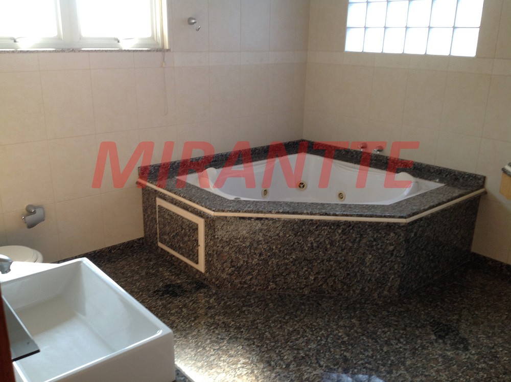 Sobrado de 500m² com 5 quartos em Serra da Cantareira