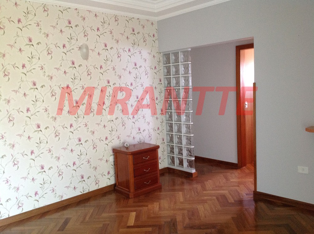 Sobrado de 500m² com 5 quartos em Serra da Cantareira