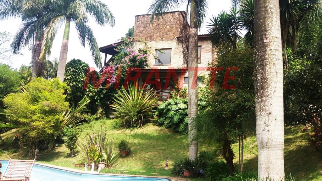 Sobrado de 400m² com 4 quartos em Serra Da Cantareira