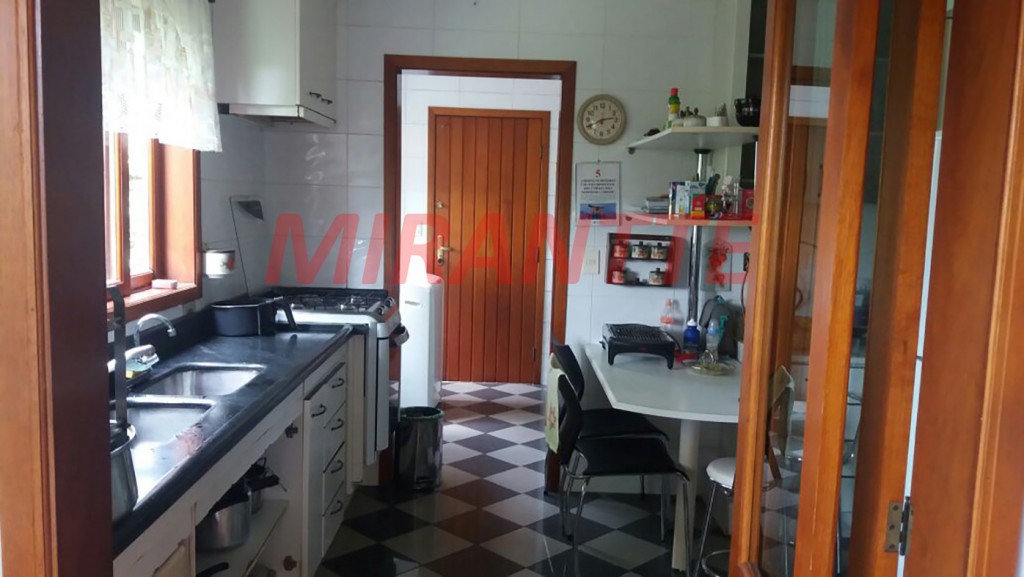 Sobrado de 400m² com 4 quartos em Serra Da Cantareira
