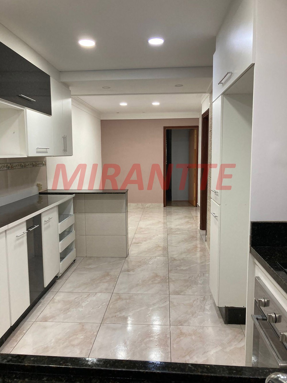 Sobrado de 295m² com 6 quartos em Vila Aurora