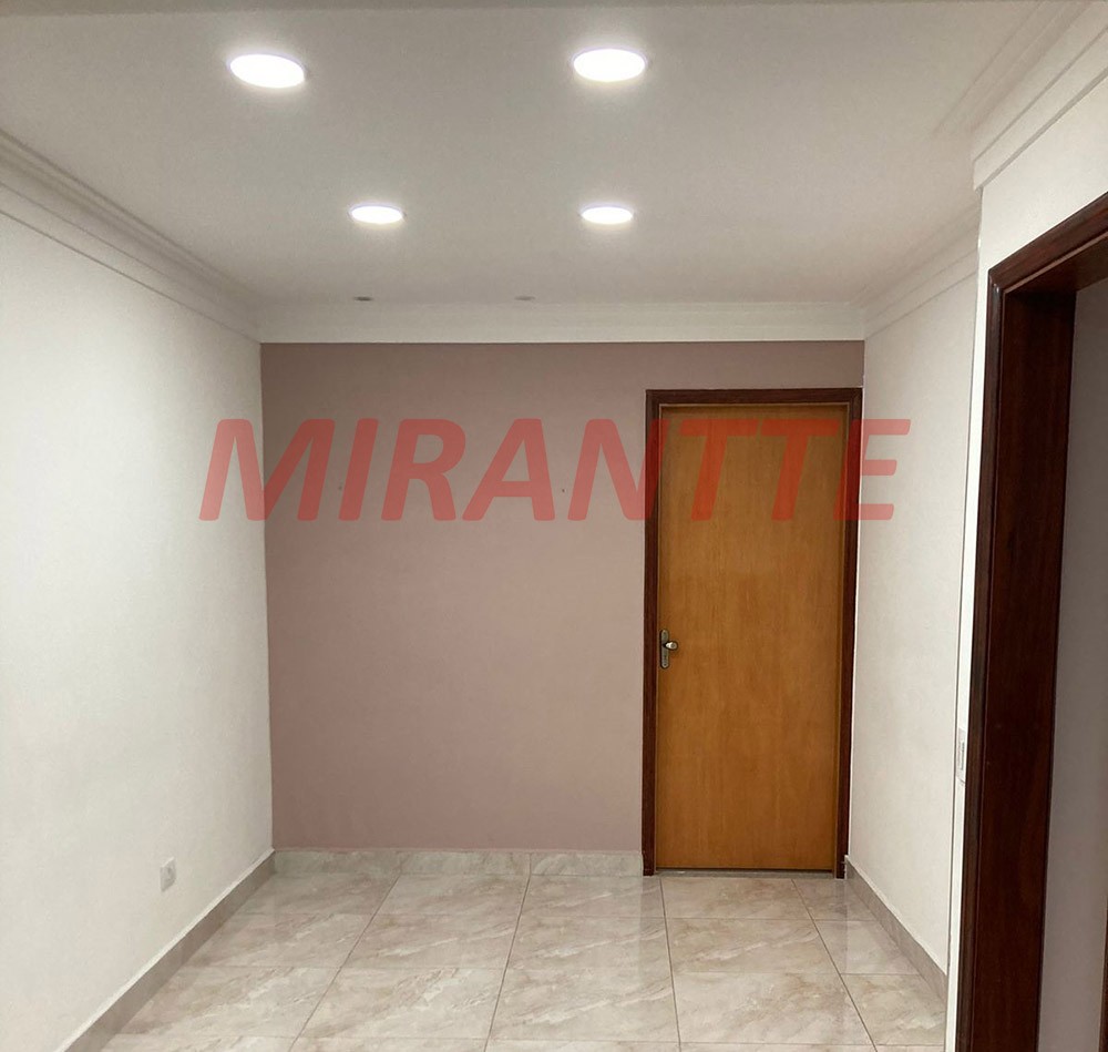Sobrado de 295m² com 6 quartos em Vila Aurora