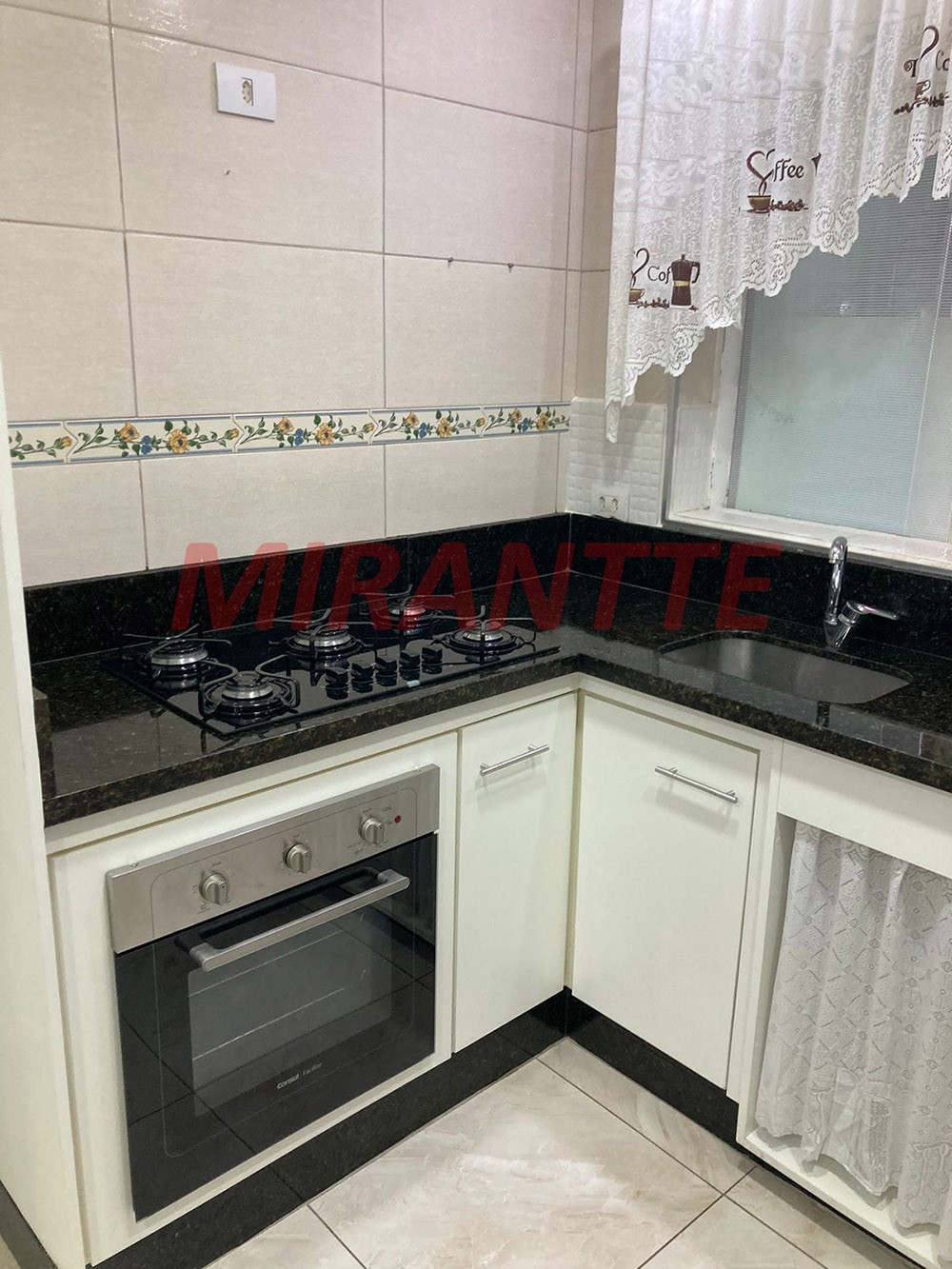 Sobrado de 295m² com 6 quartos em Vila Aurora