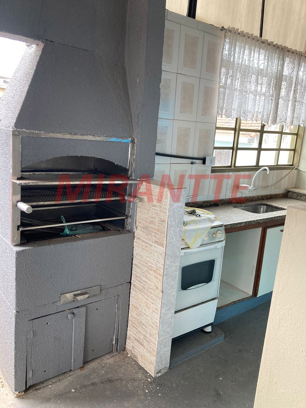 Sobrado de 295m² com 6 quartos em Vila Aurora