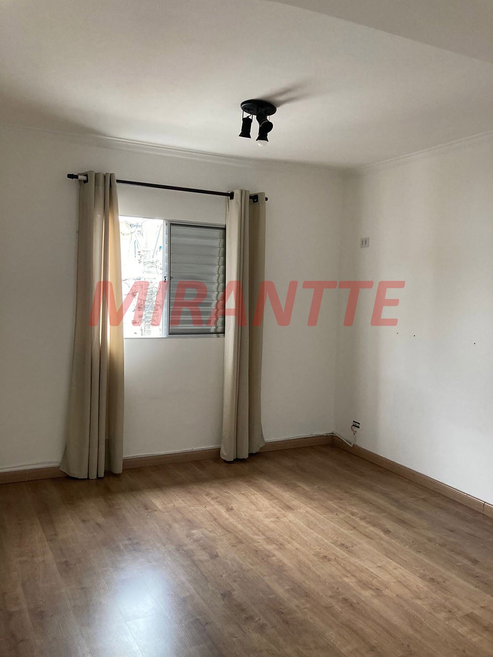 Sobrado de 295m² com 6 quartos em Vila Aurora