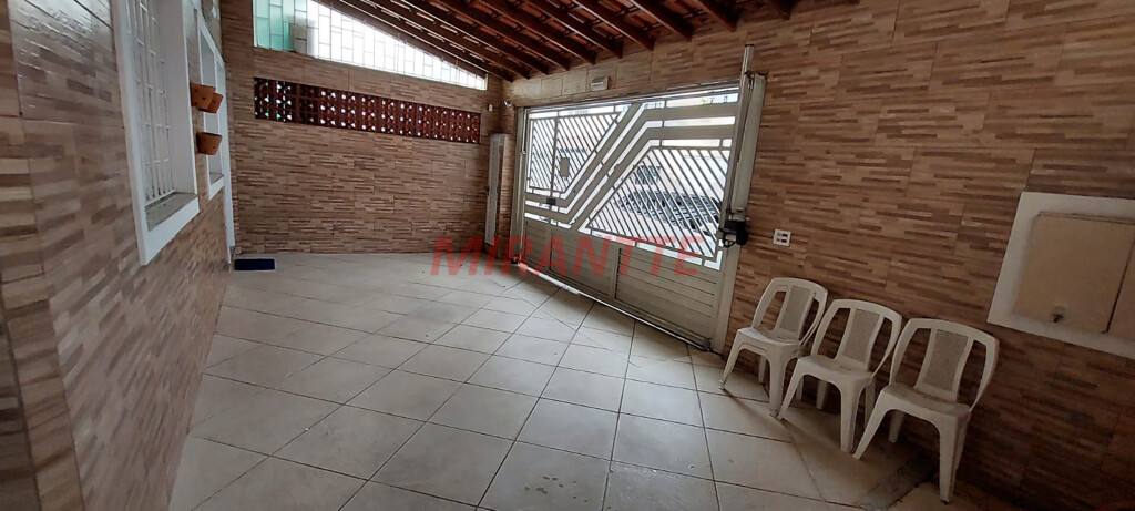 Sobrado de 243m² com 2 quartos em Santana