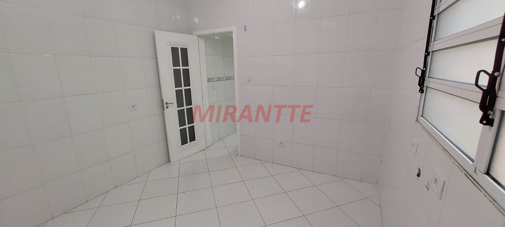 Sobrado de 243m² com 2 quartos em Santana