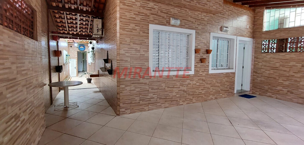 Sobrado de 243m² com 2 quartos em Santana