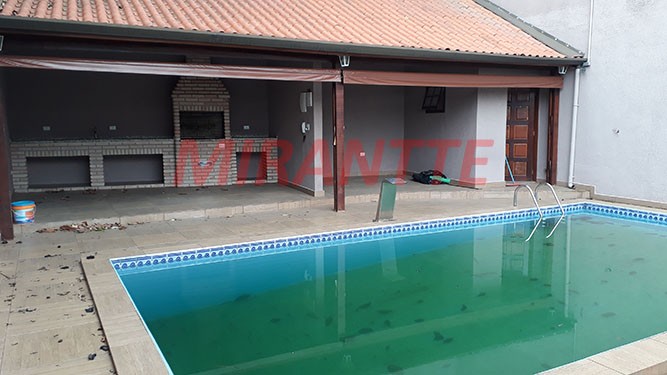 Sobrado de 416m² com 4 quartos em Tremembe