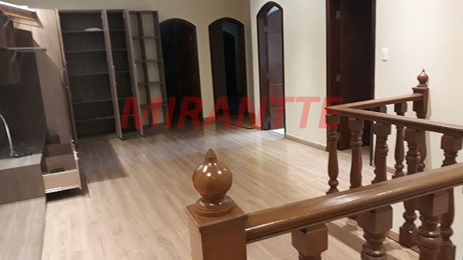 Sobrado de 416m² com 4 quartos em Tremembe