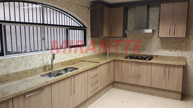 Sobrado de 416m² com 4 quartos em Tremembe