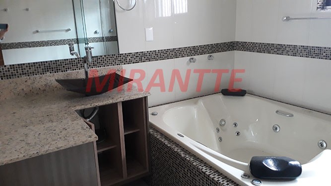 Sobrado de 416m² com 4 quartos em Tremembe