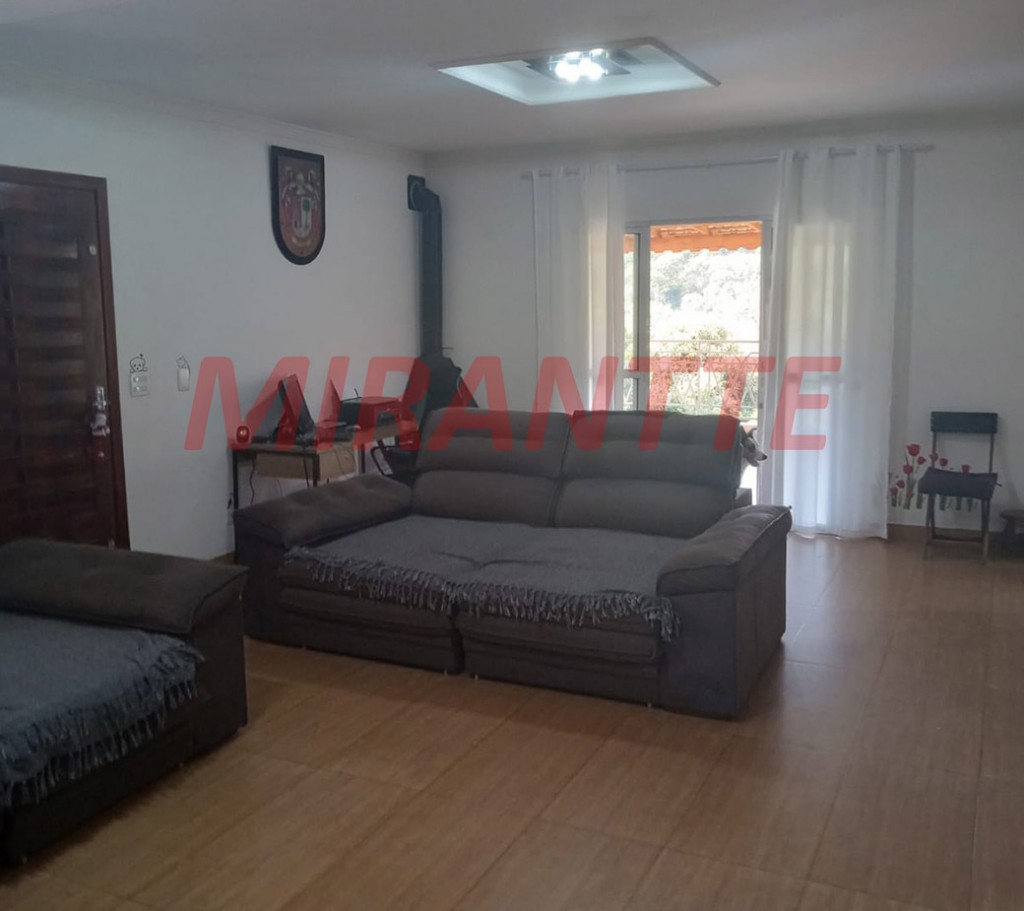 Casa terrea de 288m² com 3 quartos em Centro – Mairiporã