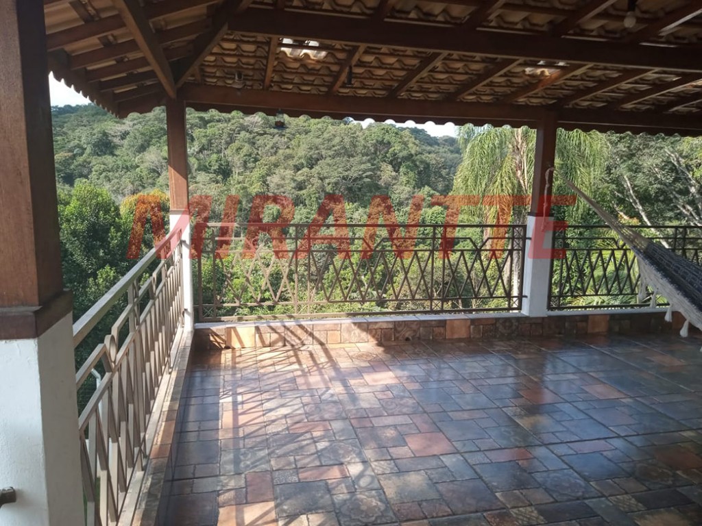 Casa terrea de 288m² com 3 quartos em Centro – Mairiporã