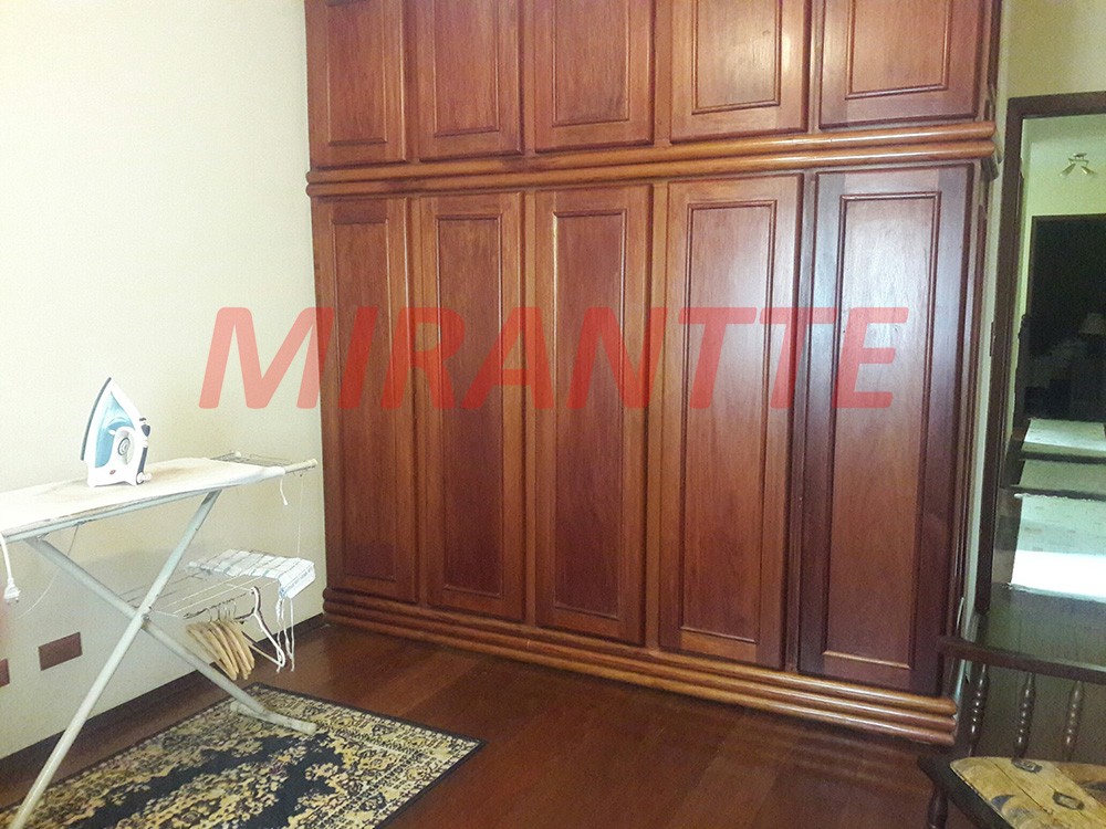 Sobrado de 206m² com 3 quartos em Parque Vitória