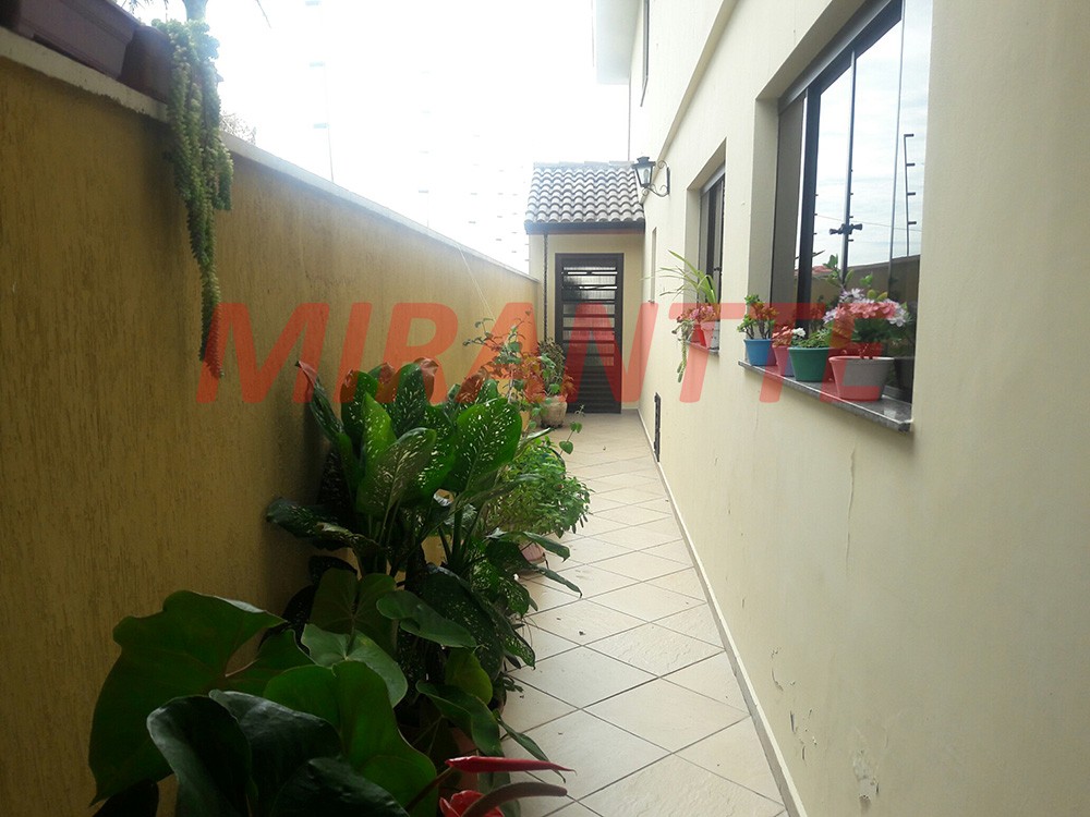 Sobrado de 206m² com 3 quartos em Parque Vitória