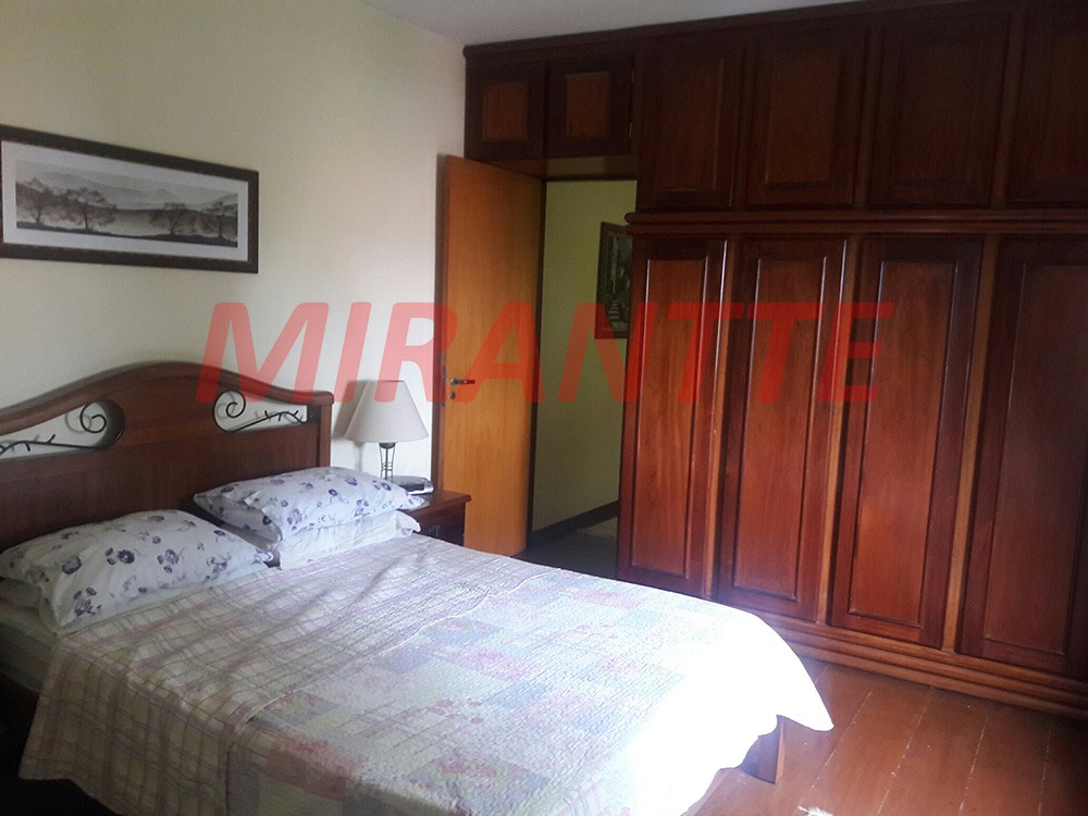 Sobrado de 206m² com 3 quartos em Parque Vitória