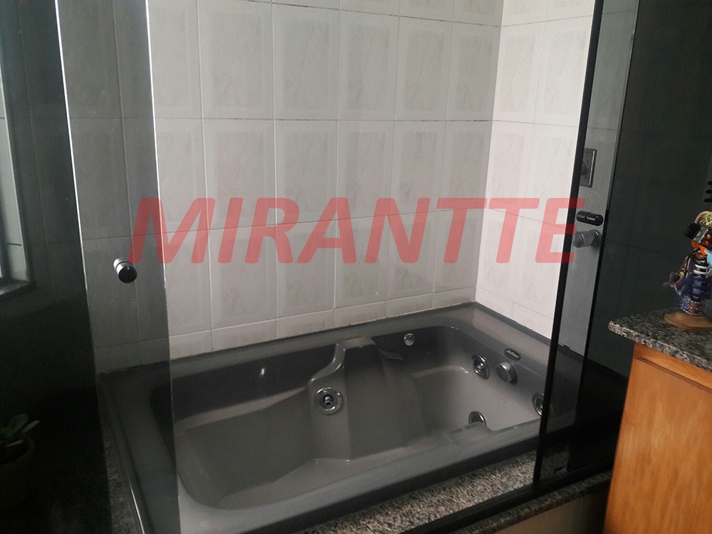 Sobrado de 206m² com 3 quartos em Parque Vitória