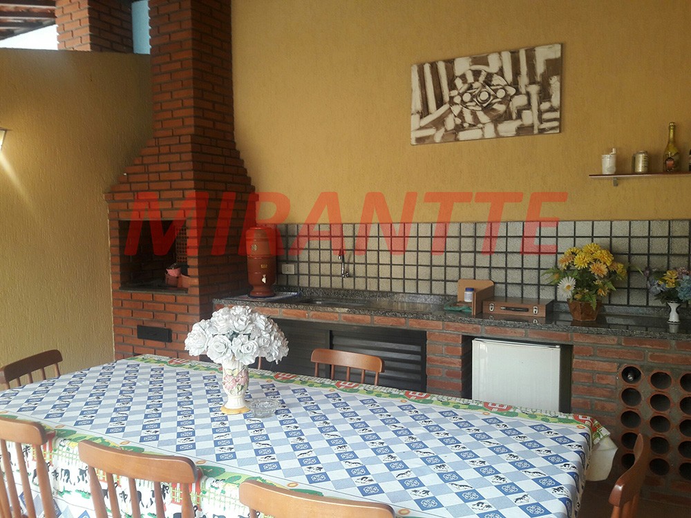 Sobrado de 206m² com 3 quartos em Parque Vitória