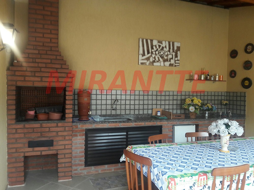 Sobrado de 206m² com 3 quartos em Parque Vitória
