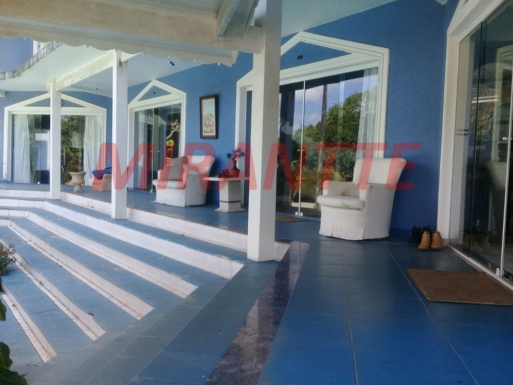 Sobrado de 700m² com 4 quartos em Serra da Cantareira