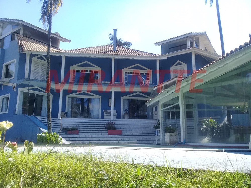 Sobrado de 700m² com 4 quartos em Serra da Cantareira