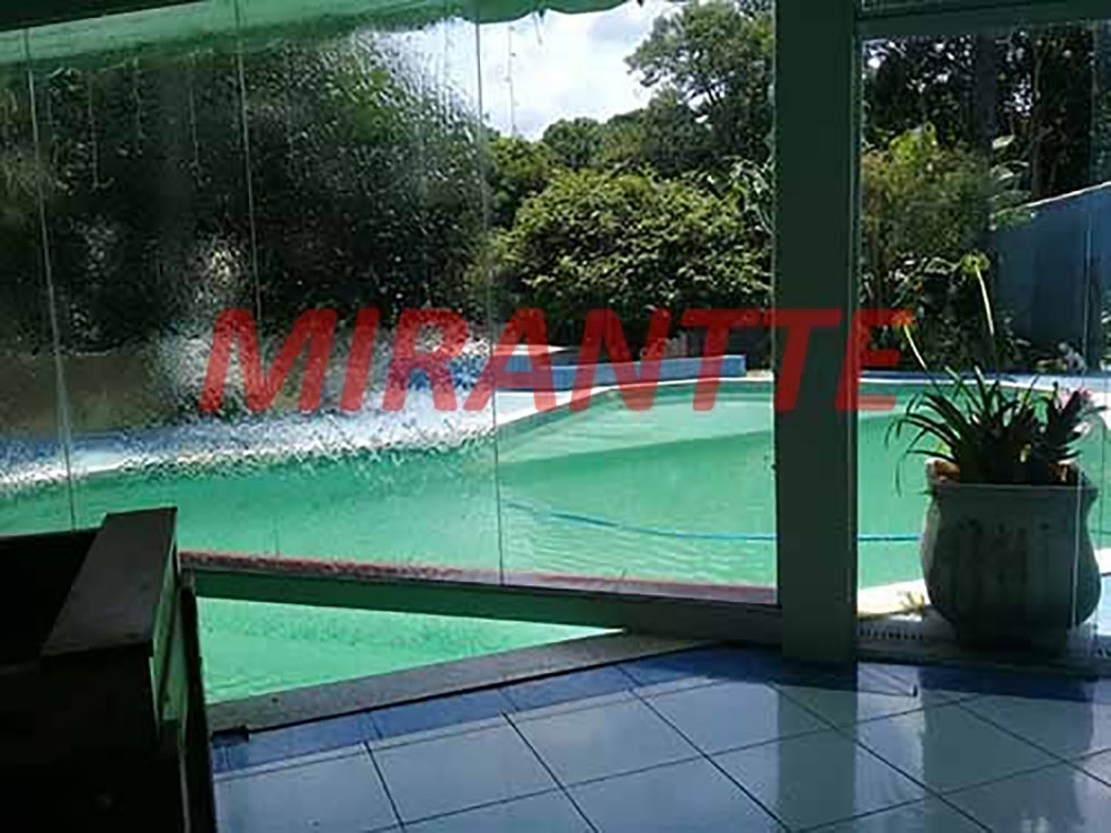 Sobrado de 700m² com 4 quartos em Serra da Cantareira