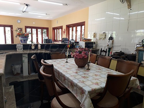 Casa terrea de 390m² com 5 quartos em Serra da Cantareira
