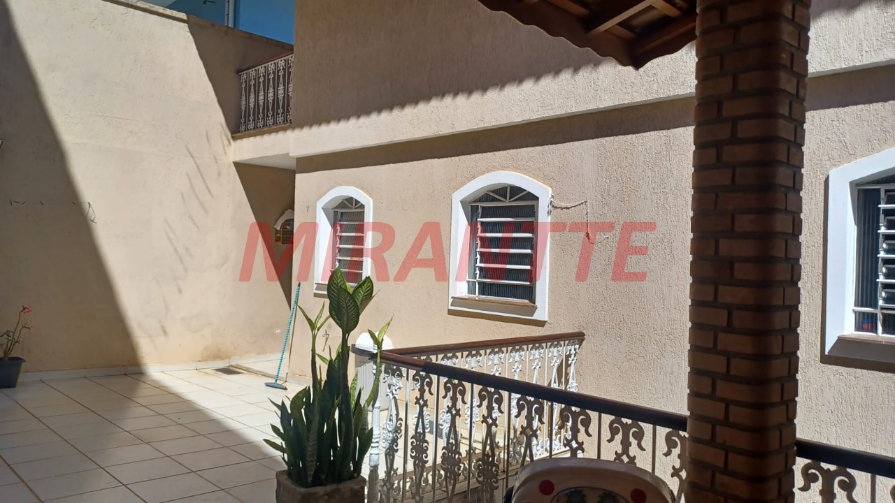 Sobrado de 250m² com 3 quartos em Tremembe