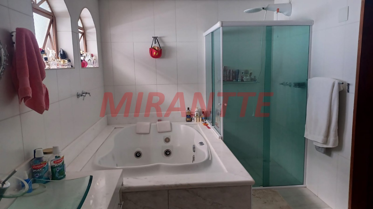 Sobrado de 250m² com 3 quartos em Tremembe